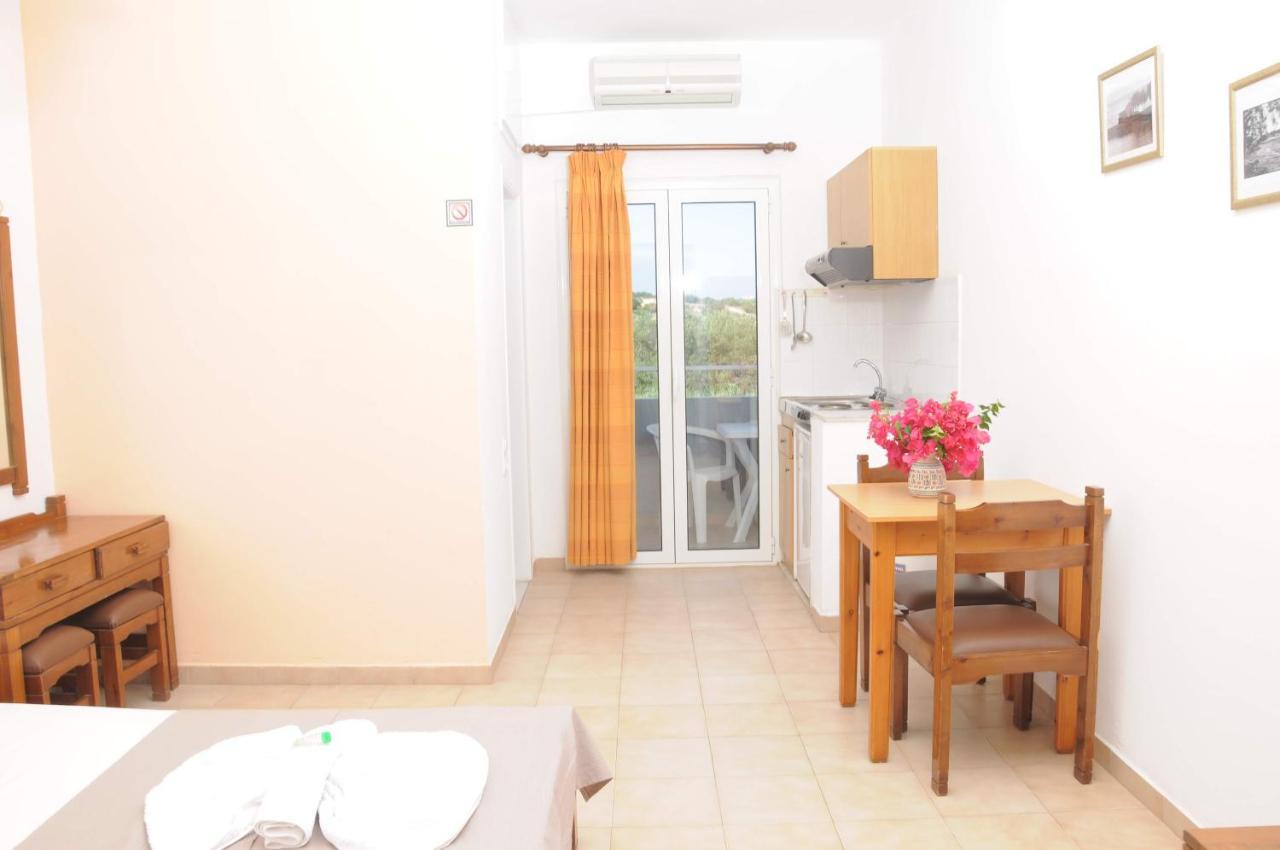 Mastorakis Hotel And Studios Херсонисос Екстериор снимка